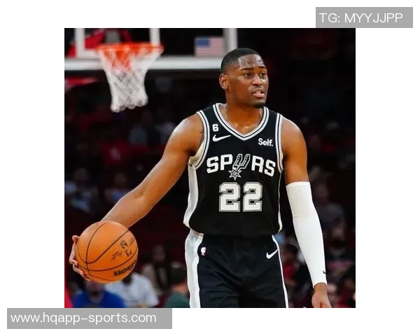 文班亚马半场表现稳健12分2板2助1帽但空位投篮未能把握机会