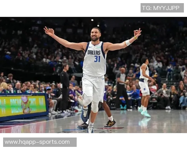 寒冰射手克莱替补出场17分钟全场失准三分球五投皆失未能得分