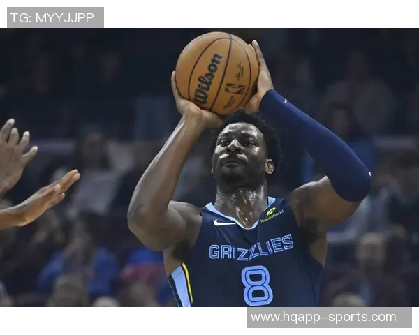 福克斯半场表现抢眼4投2中斩获13分2篮板2助攻罚球全中助力球队