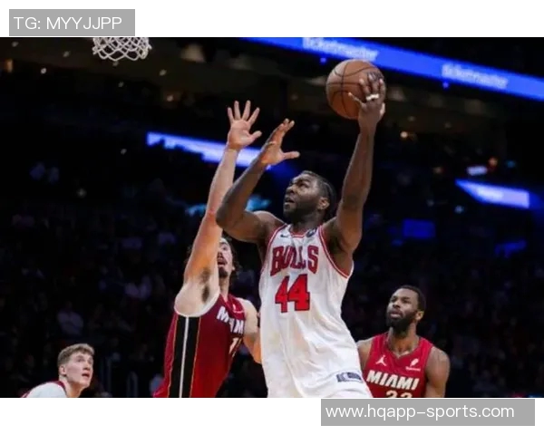 热火主场狂虐公牛全场压制轻松取胜43分展现强大实力 热火主场狂虐公牛全场压制轻松取胜43分展现强大实力